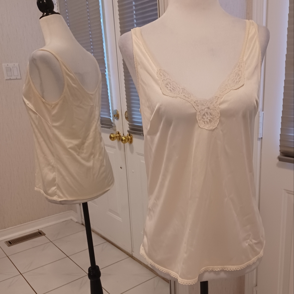 4/$30 Off-White/Cream Camisole - Size 11